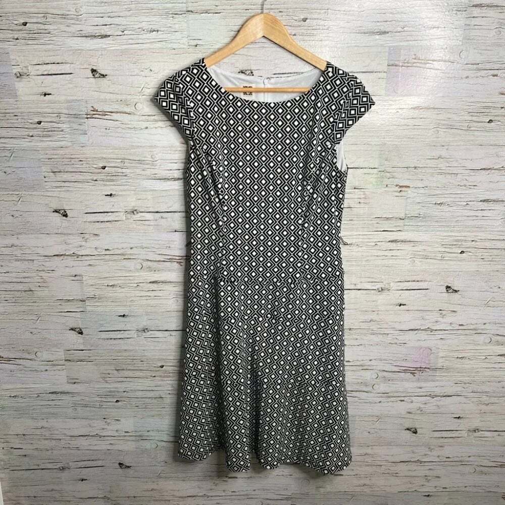Anne Klein white  black dress size 8 pattern print career